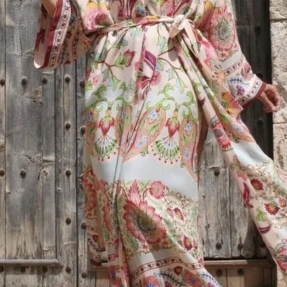🆕️[L] Zara Floral Printed Kimono / Robe / Duster viral - Picture 10 of 16